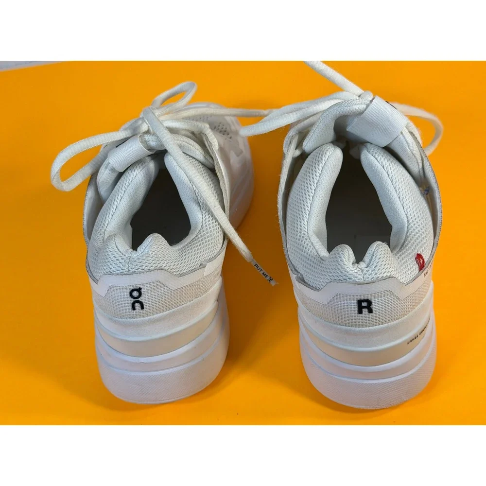 On Cloud THE ROGER Clubhouse White Silver Sneakers Womens Size 6 3WD11480482